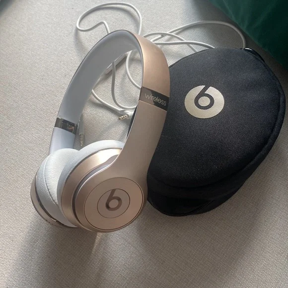 Wireless solo beats